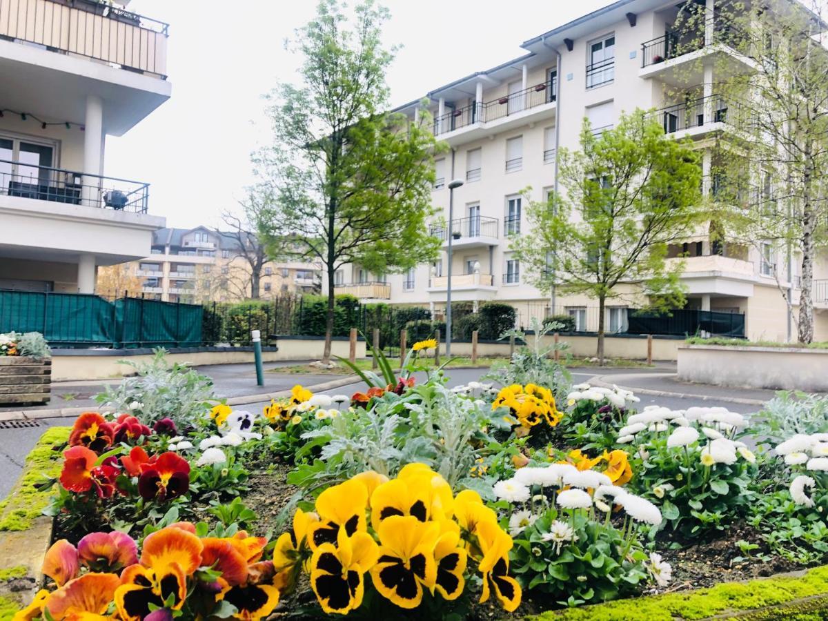 Beautiful Apartment Near Geneva แซ็ง-ฌูเลียง-อ็อง-เฌอเนอวัว ภายนอก รูปภาพ